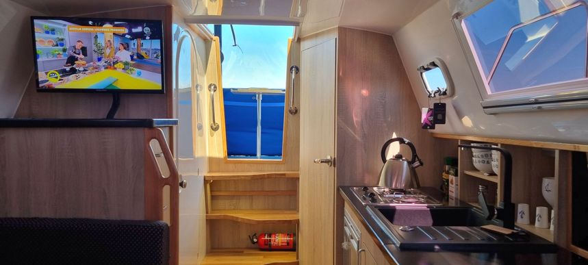 Weekend 820 | Lipsi Deluxe