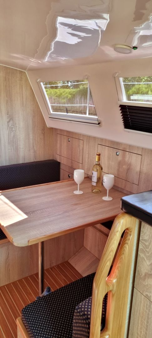 Weekend 820 | Lipsi Deluxe