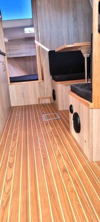 Weekend 820 | Lipsi Deluxe