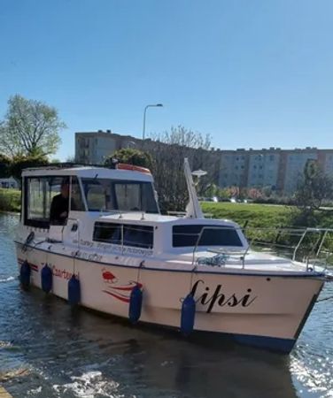 Weekend 820 | Lipsi Deluxe