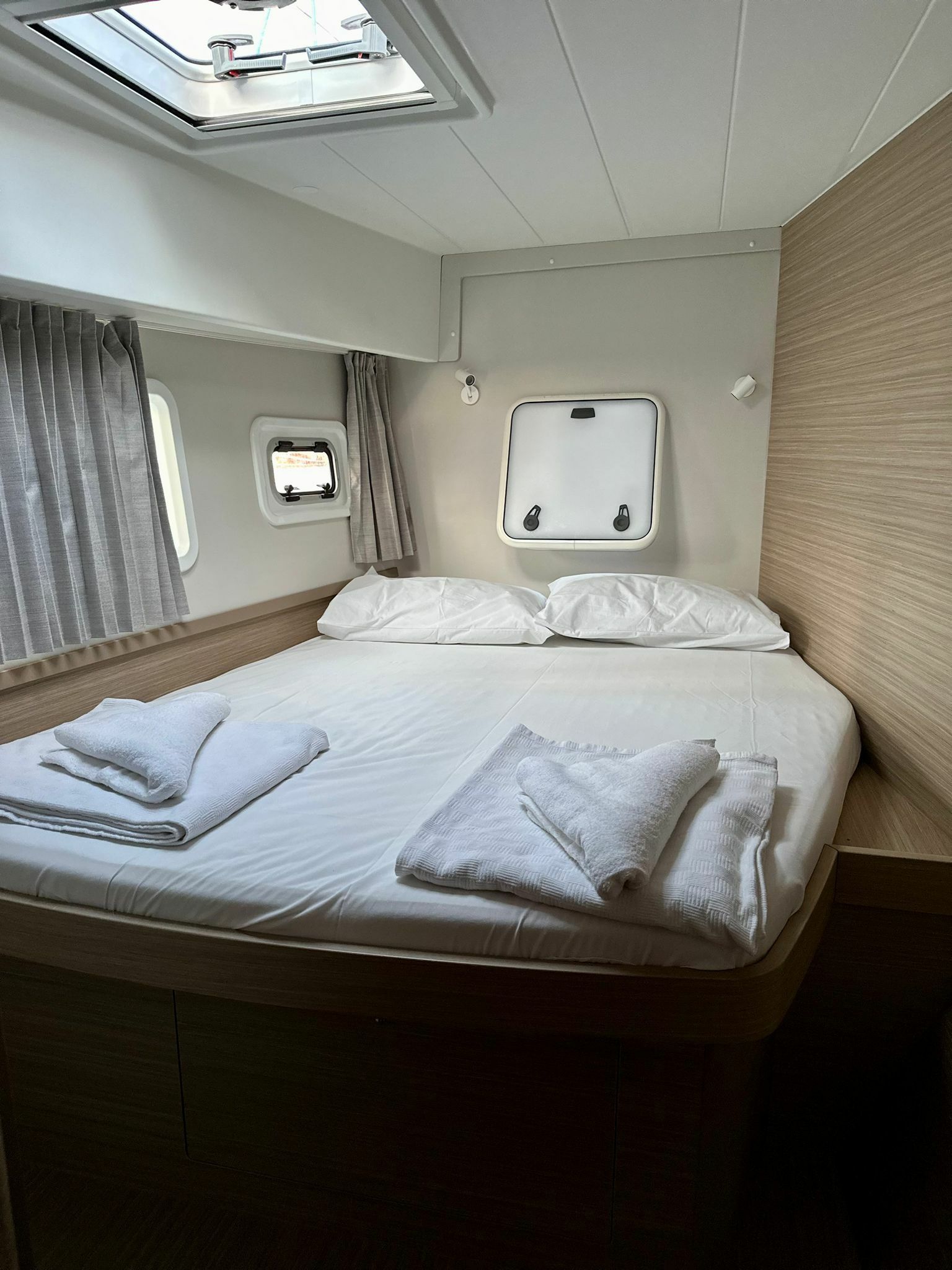 Lagoon 42 | Sail Proteus