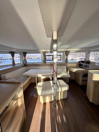 Lagoon 42 | Sail Proteus