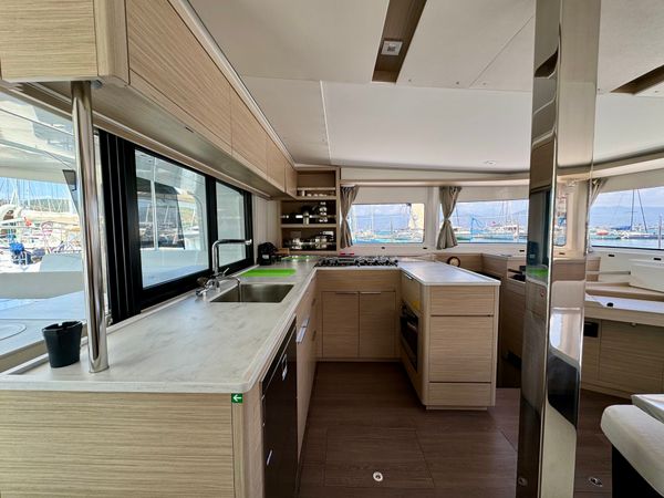 Lagoon 46 | Sail Andromeda