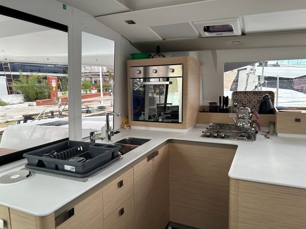 Fountaine Pajot Astrea 42 | Capella 1