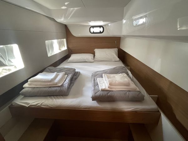 Bali Catsmart | First Toy