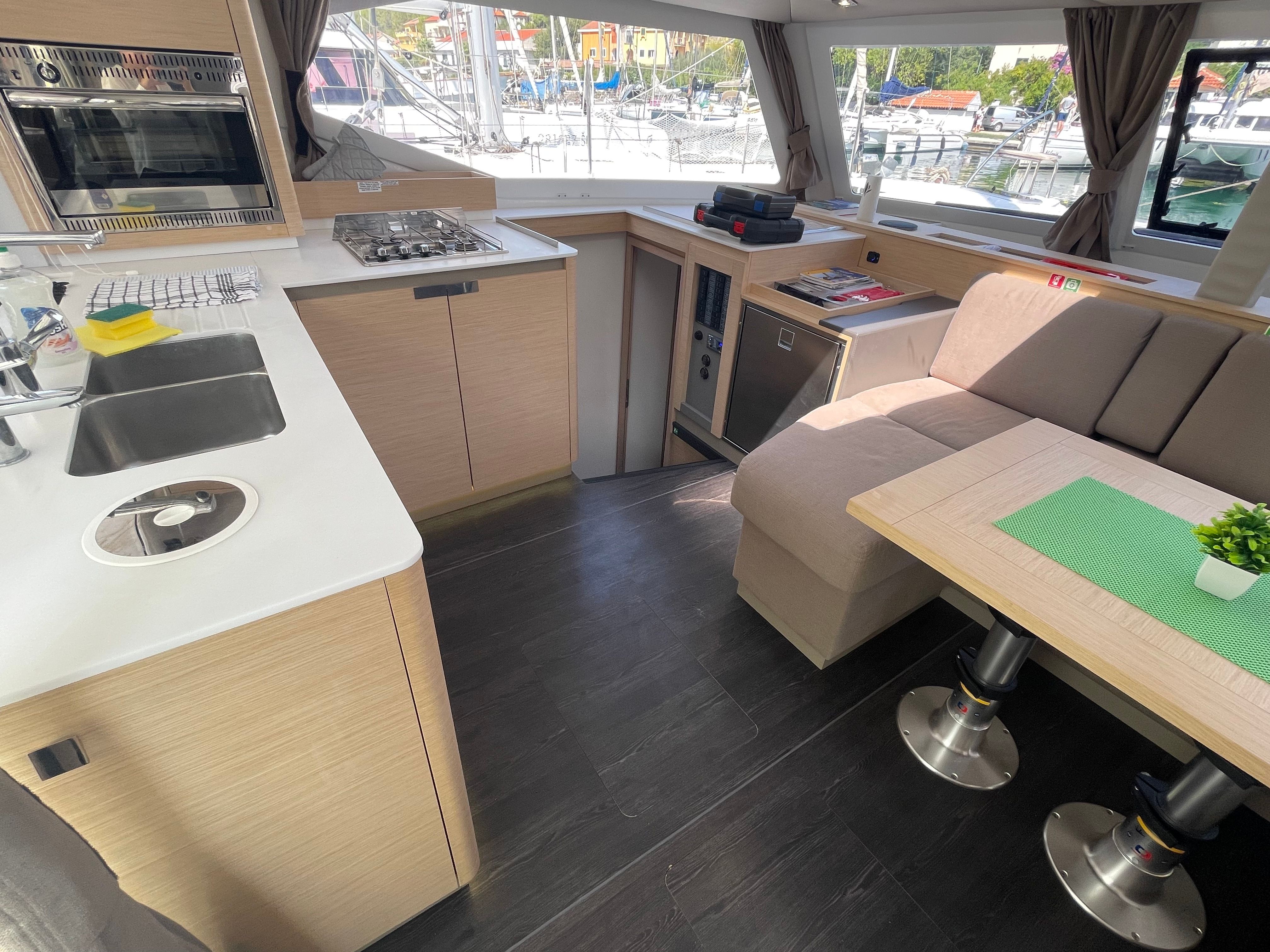 Fountaine Pajot Isla 40 | First Step