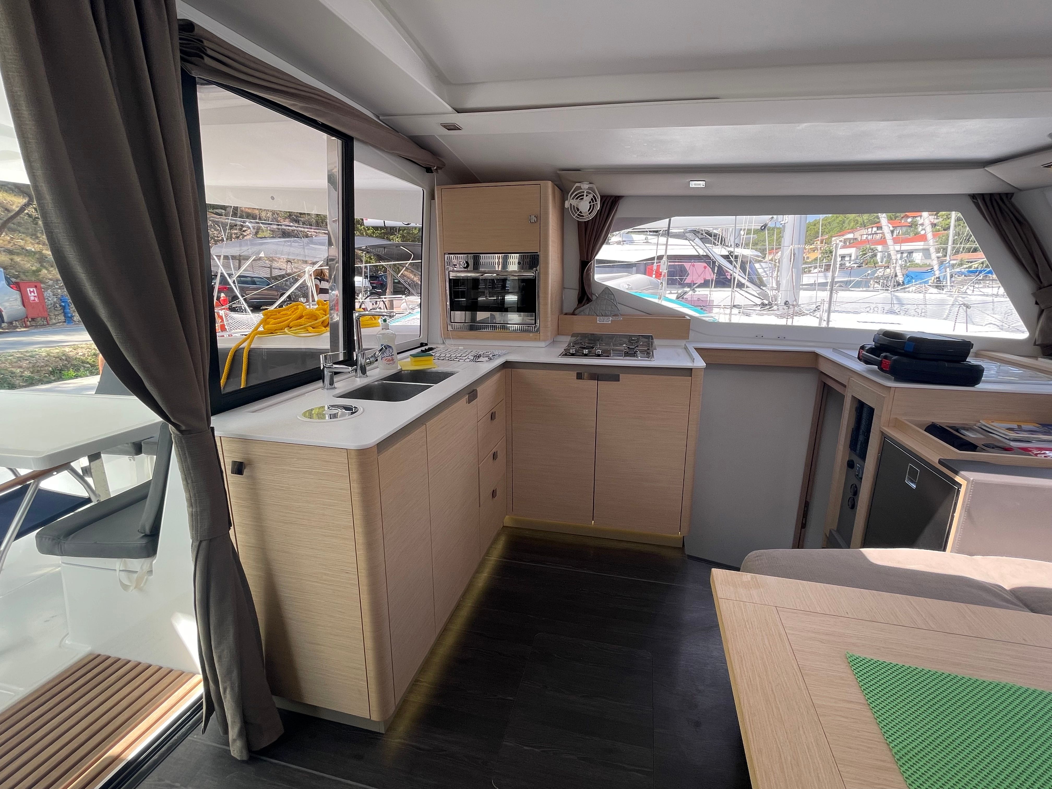 Fountaine Pajot Isla 40 | First Step