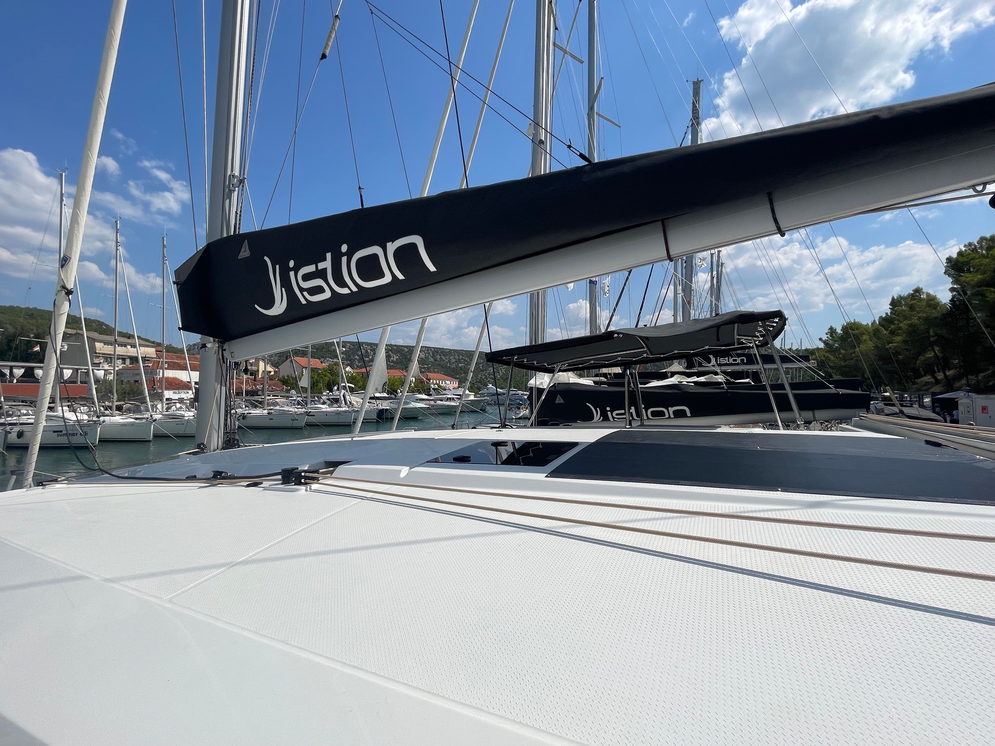 Fountaine Pajot Isla 40 | First Step