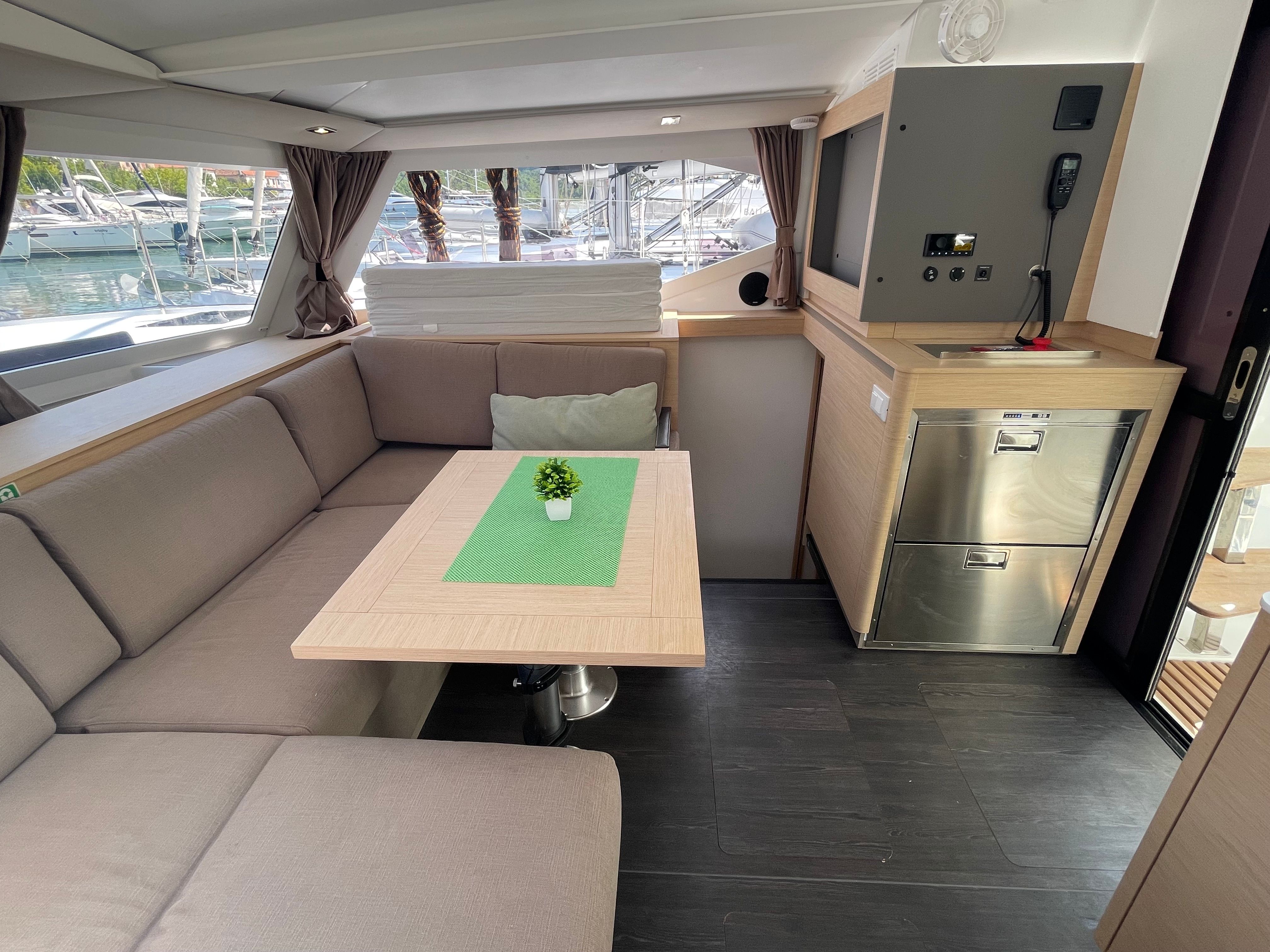 Fountaine Pajot Isla 40 | First Step