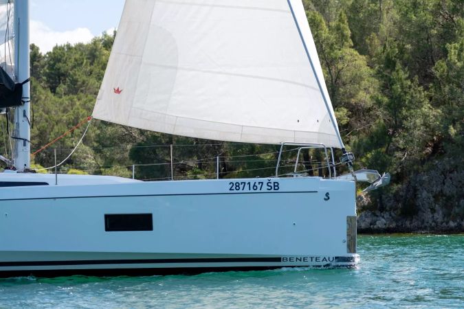 Beneteau Oceanis 51.1 | First Friendship