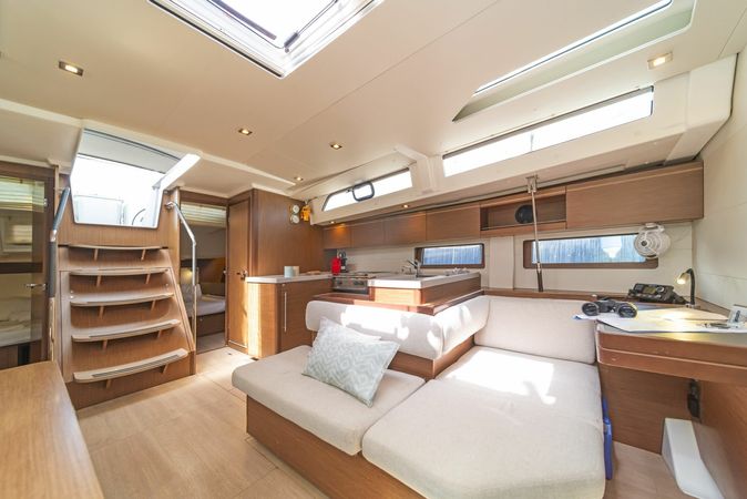 Beneteau Oceanis 51.1 | First Friendship