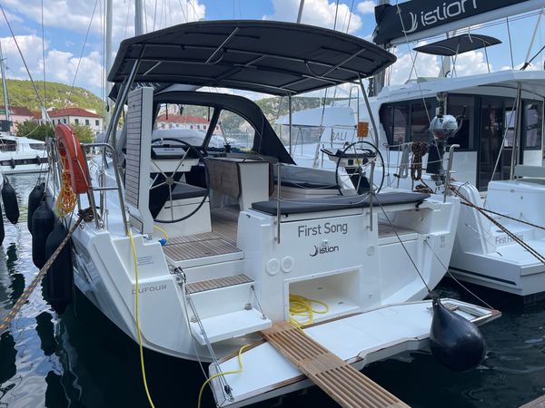 Dufour 41 | First Song