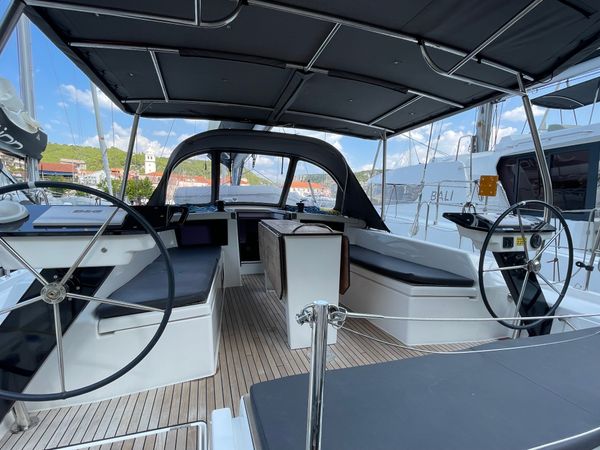 Dufour 41 | First Song