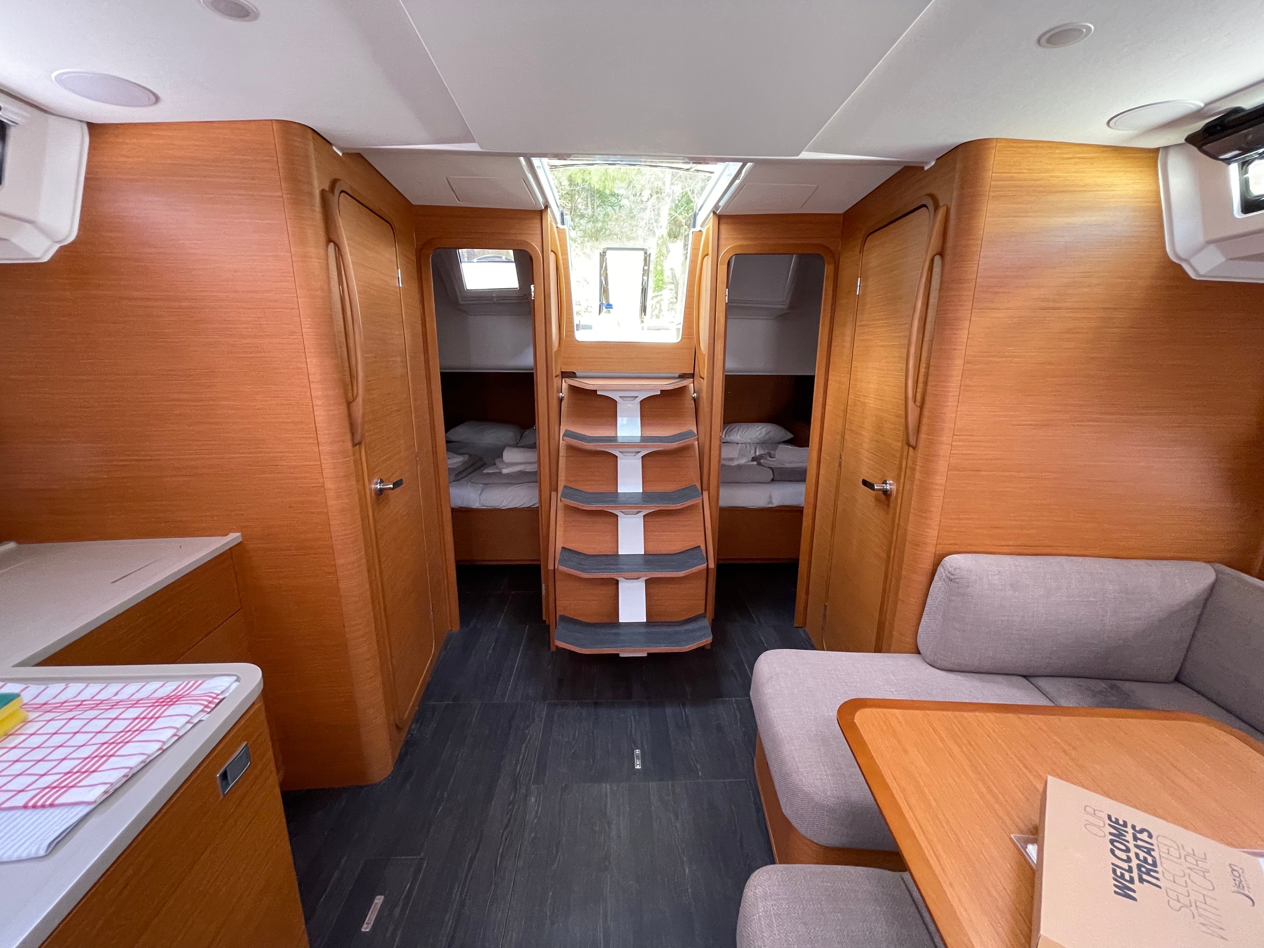 Dufour 41 | First Song