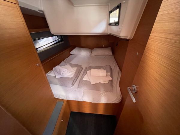 Dufour 41 | First Song