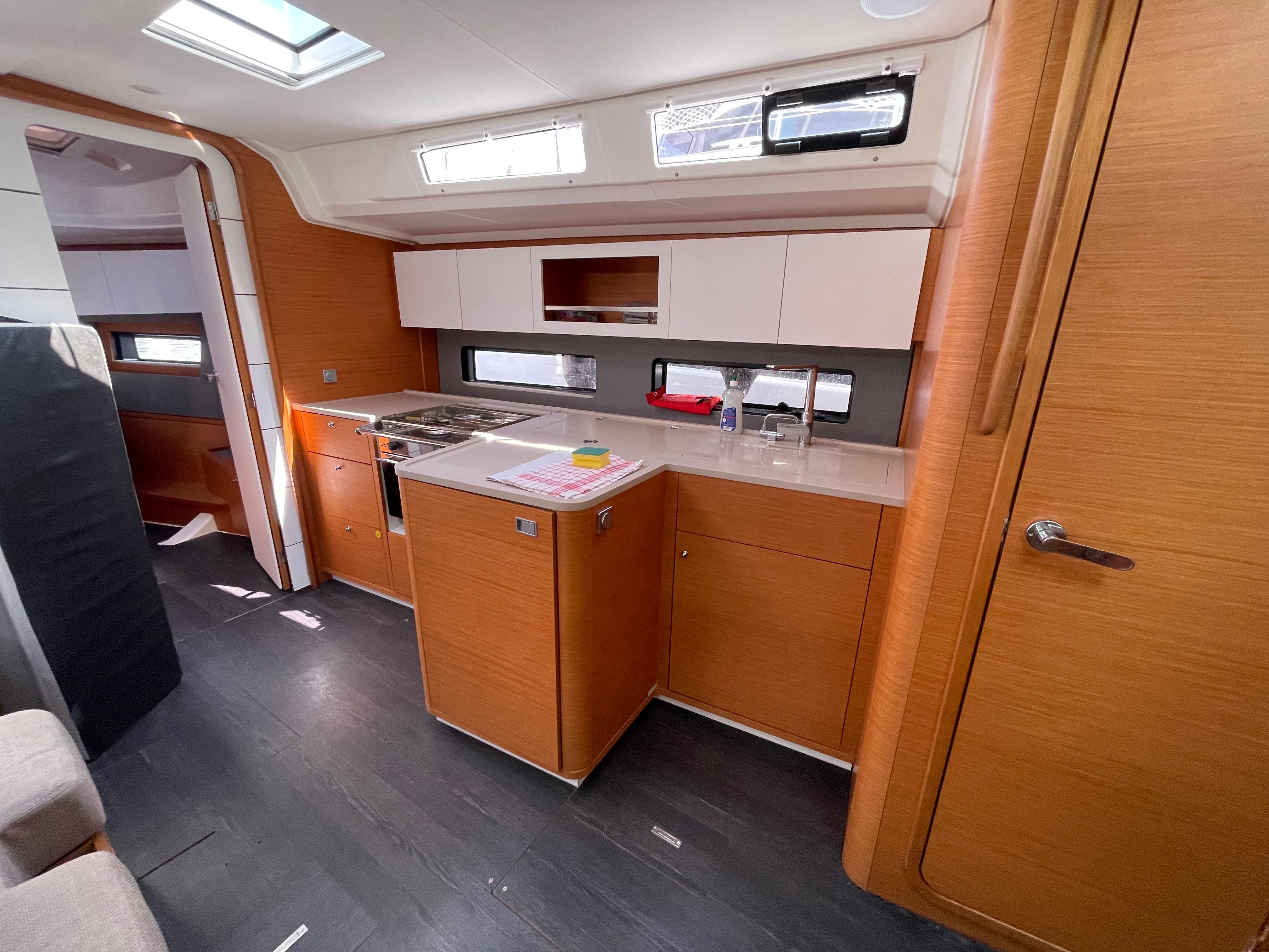 Dufour 41 | First Song