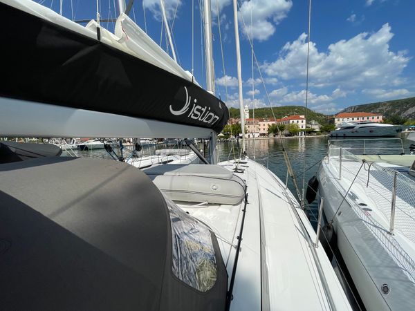 Dufour 41 | First Song