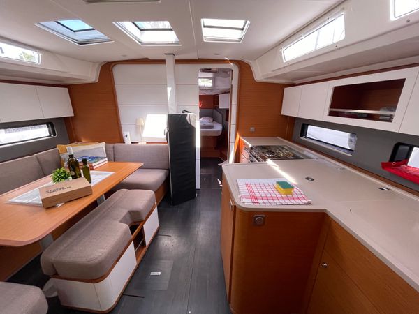 Dufour 41 | First Song