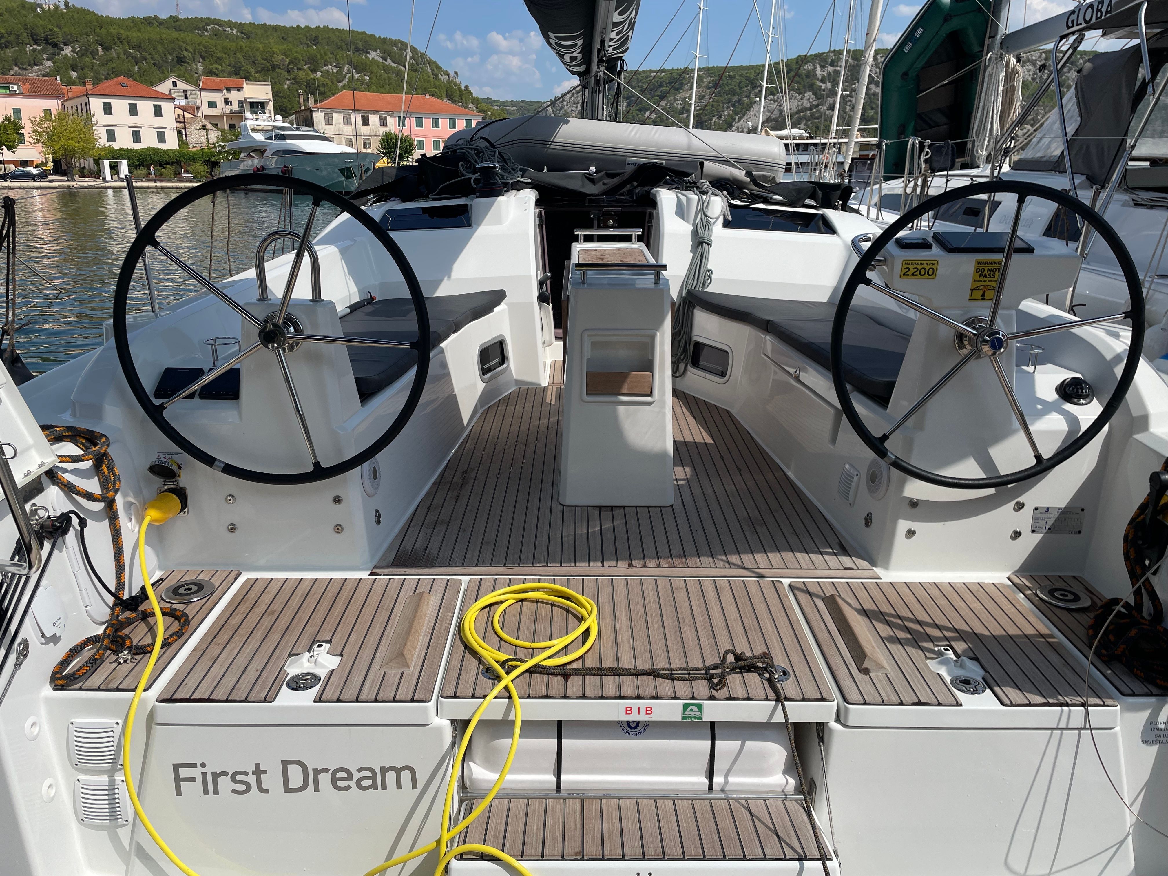 Beneteau Oceanis 37.1 | First Dream