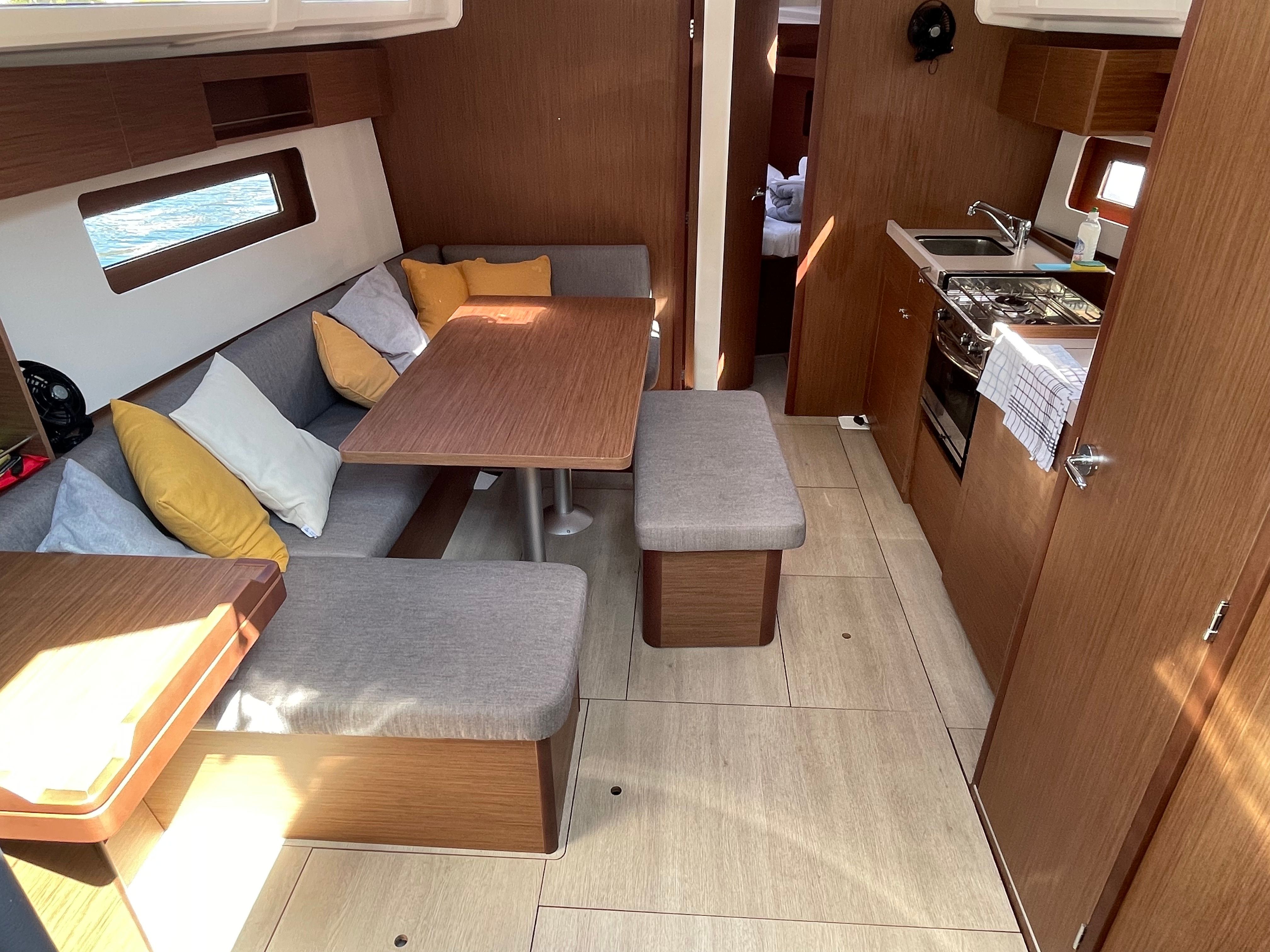 Beneteau Oceanis 37.1 | First Dream