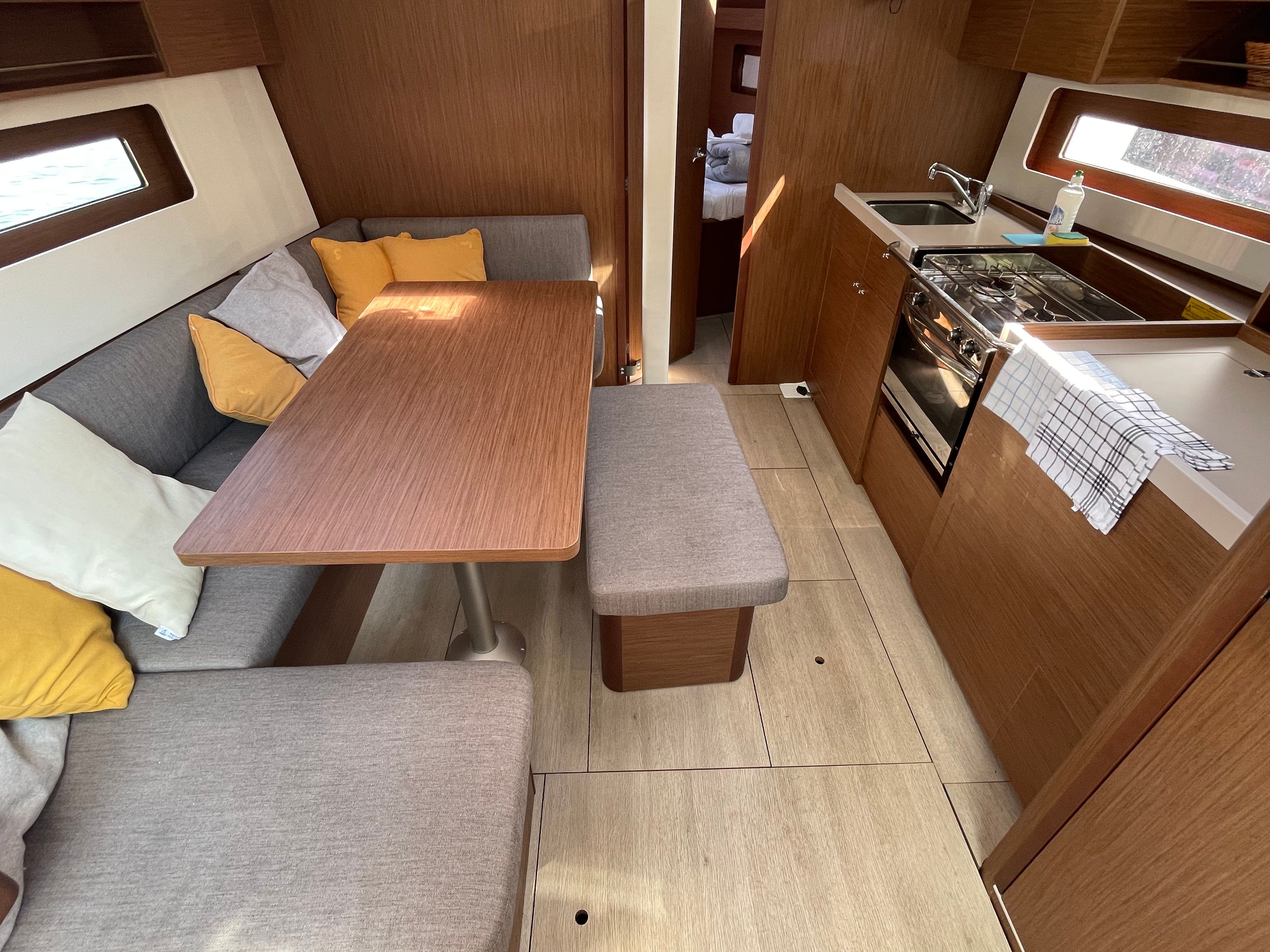 Beneteau Oceanis 37.1 | First Dream
