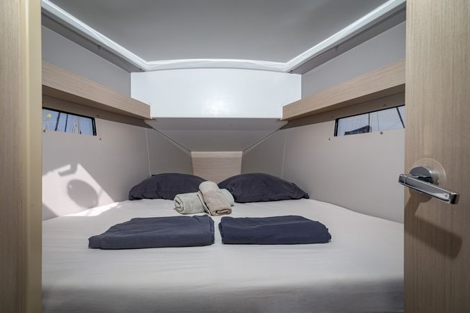 Beneteau Oceanis 34.1 | Pink Floyd