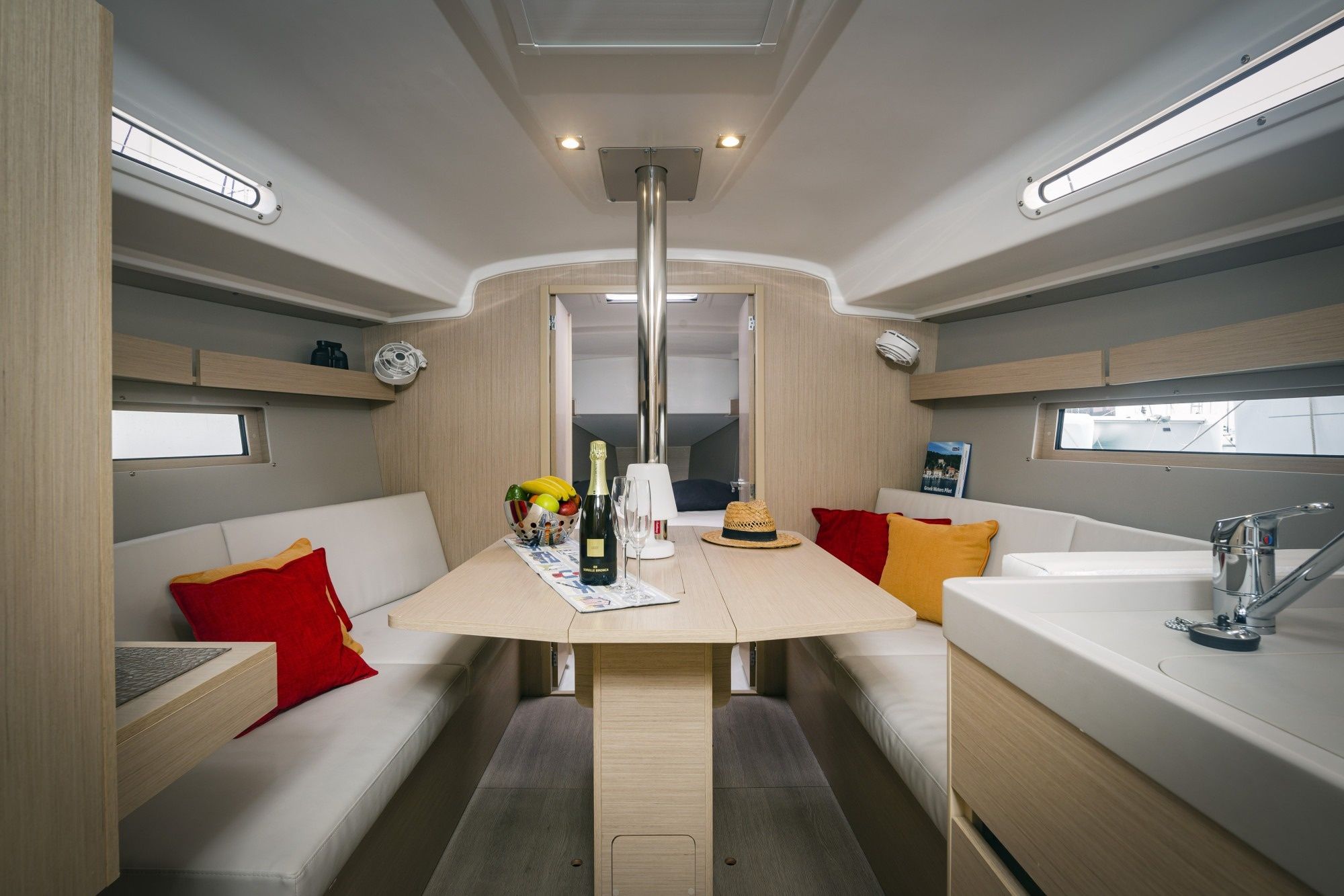 Beneteau Oceanis 34.1 | Pink Floyd