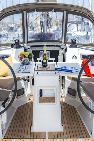 Beneteau Oceanis 34.1 | Pink Floyd