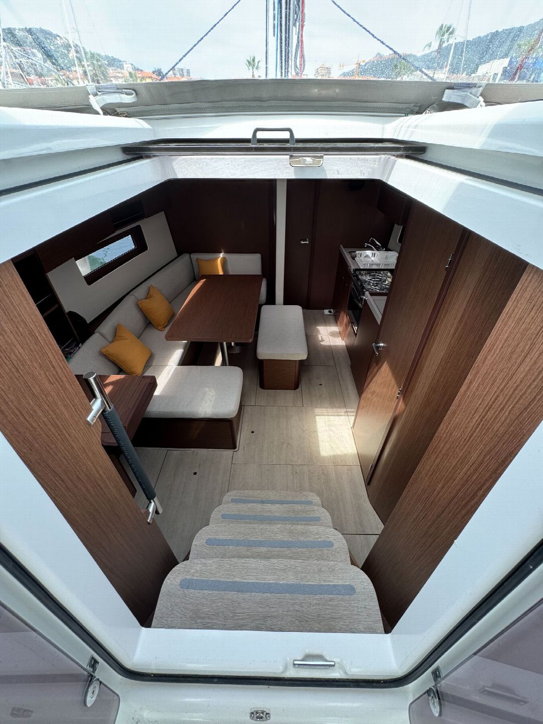 Beneteau Oceanis 37.1 | Bora Bora