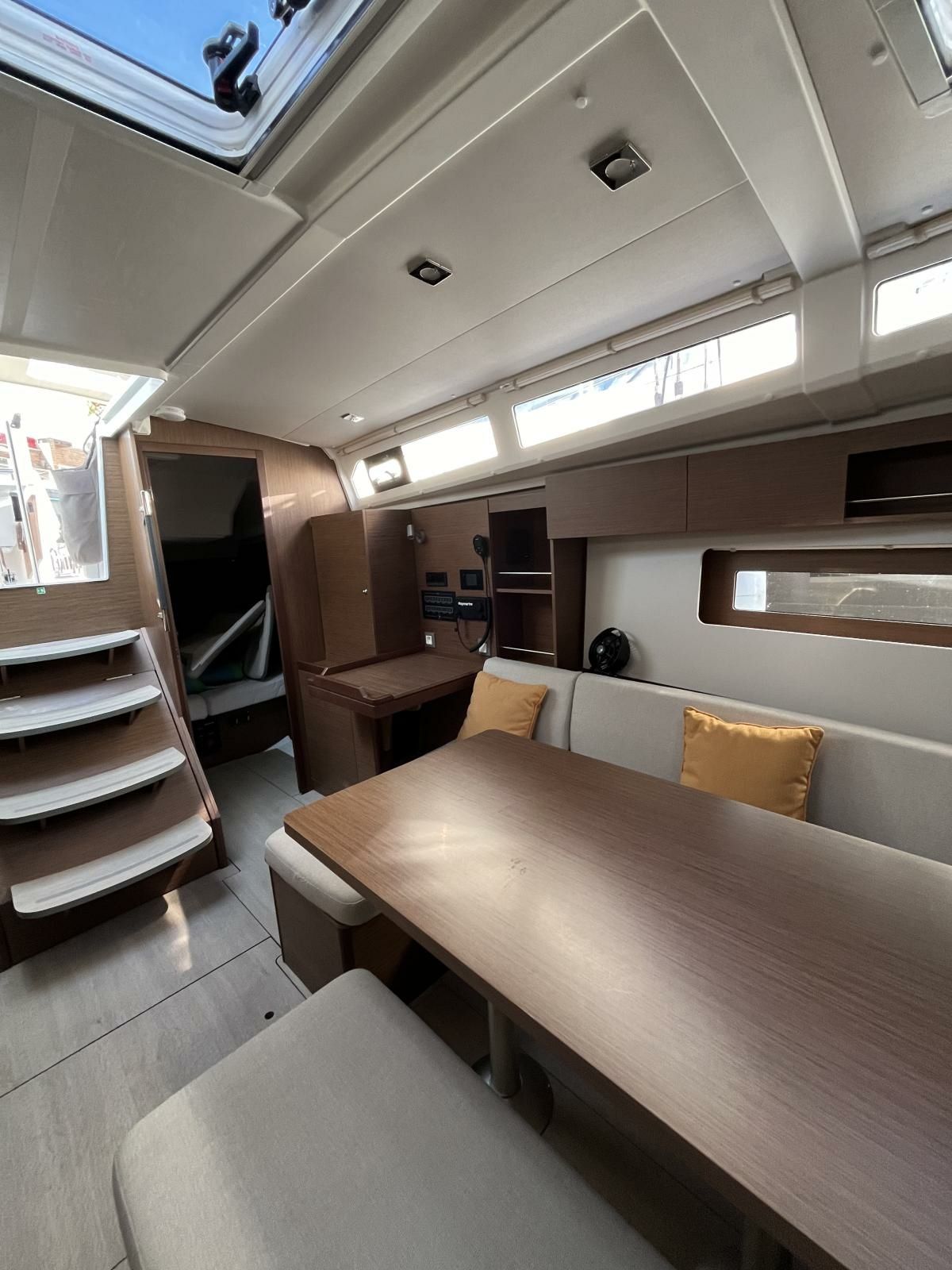 Beneteau Oceanis 37.1 | Bora Bora