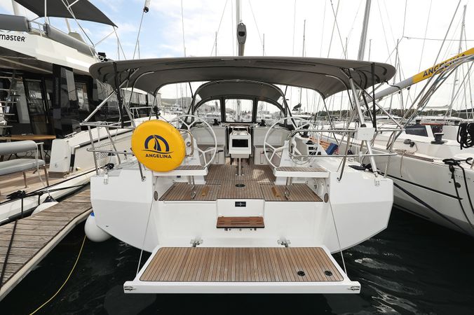 Bavaria C42 | Levente