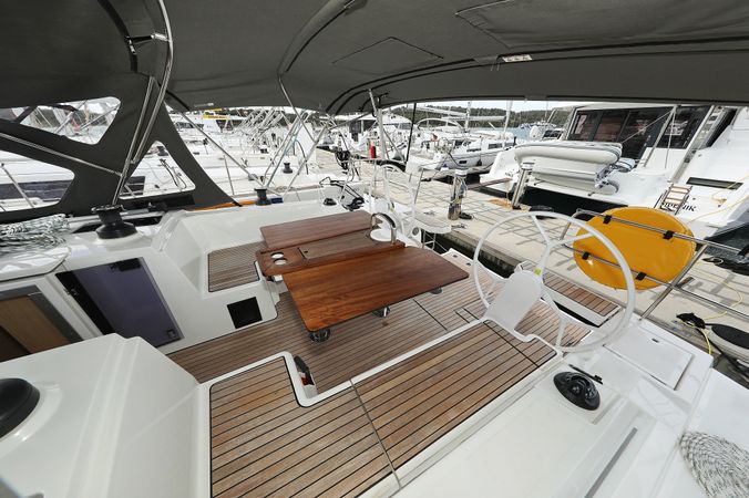 Bavaria C42 | Levente