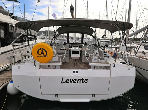 Bavaria C42 | Levente