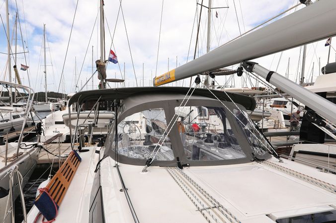 Bavaria C42 | Levente