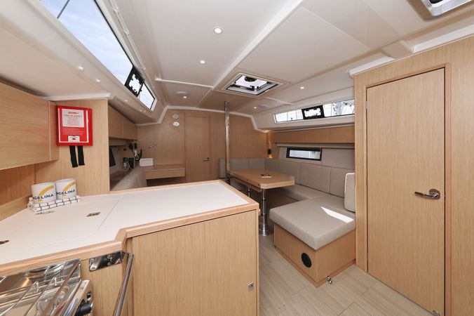 Bavaria C42 | Levente