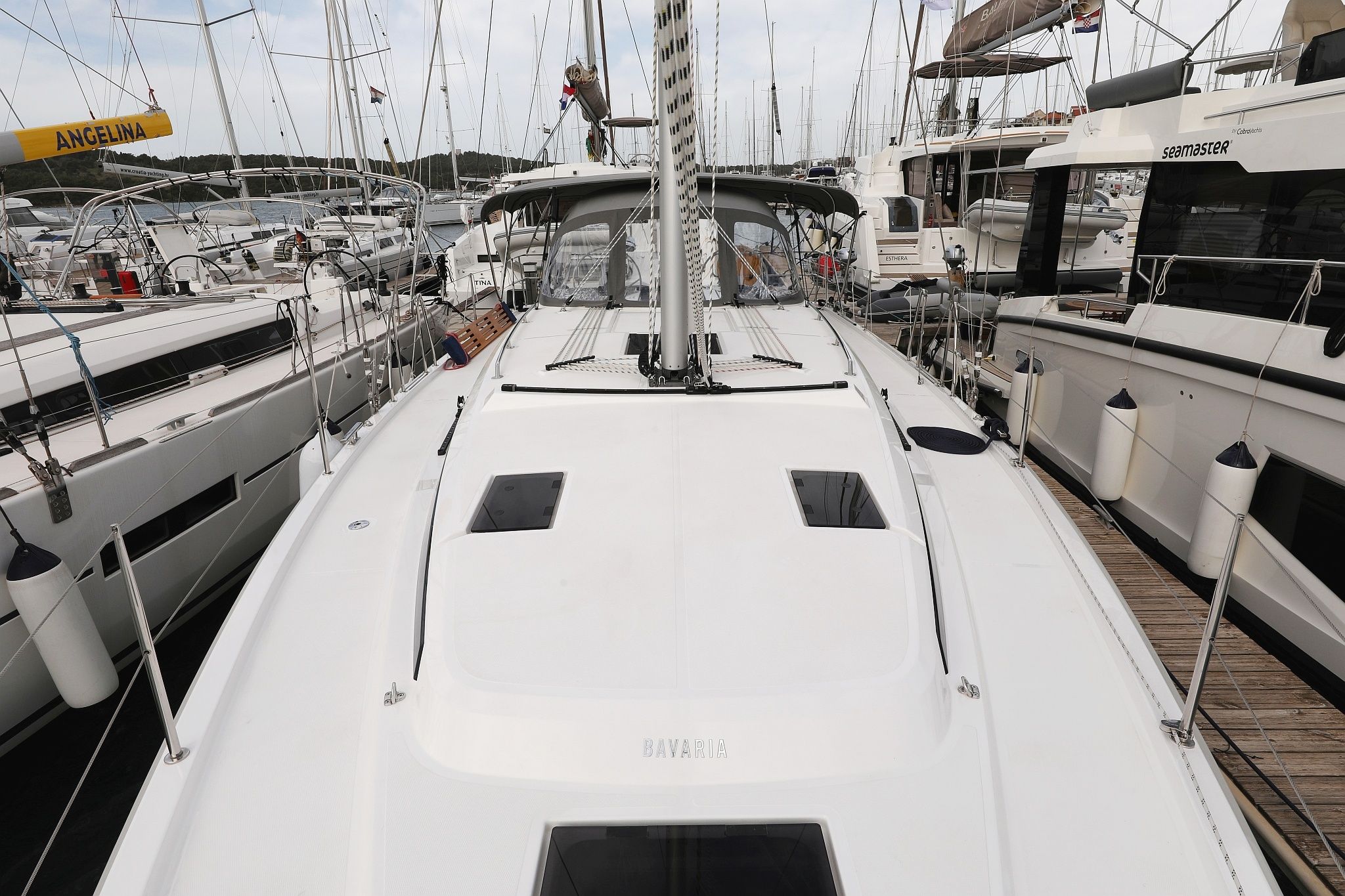 Bavaria C42 | Levente