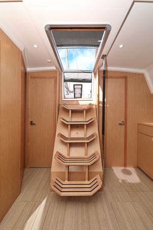 Bavaria C42 | Levente