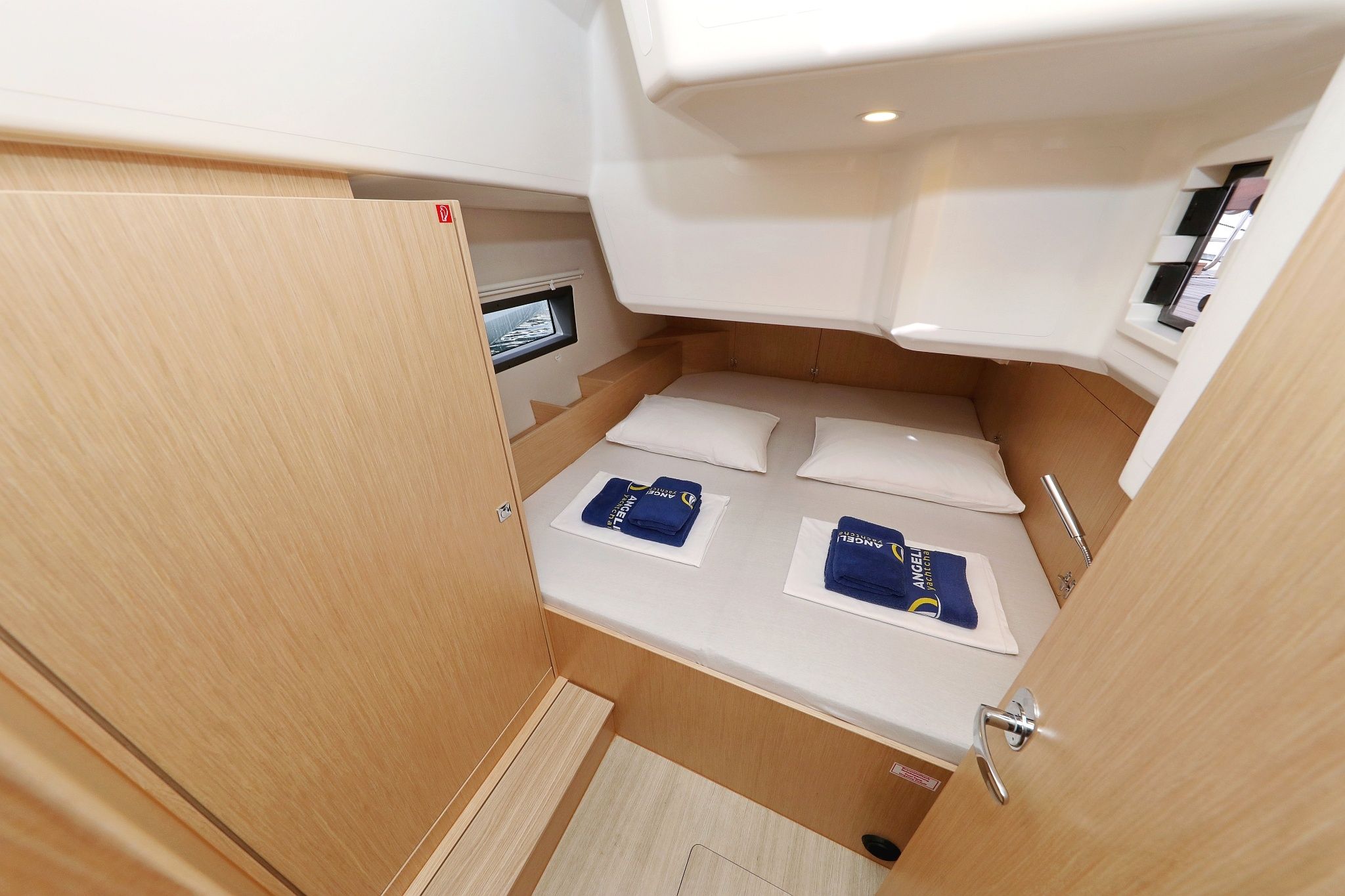 Bavaria C42 | Levente