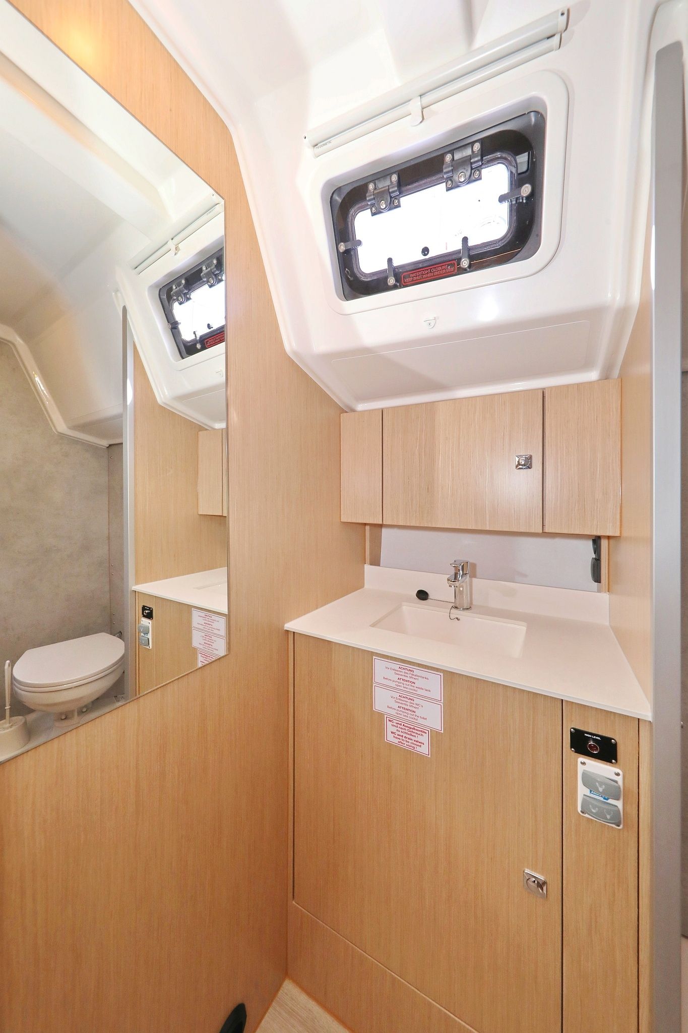 Bavaria C42 | Levente