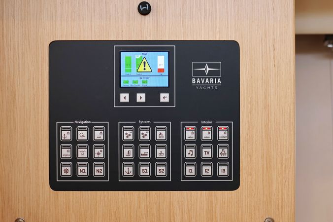 Bavaria C42 | Levente