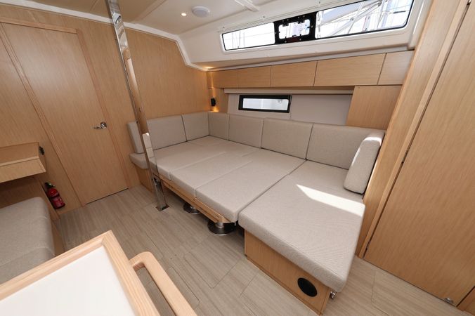 Bavaria C42 | Levente