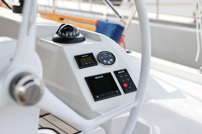 Bavaria C42 | Levente