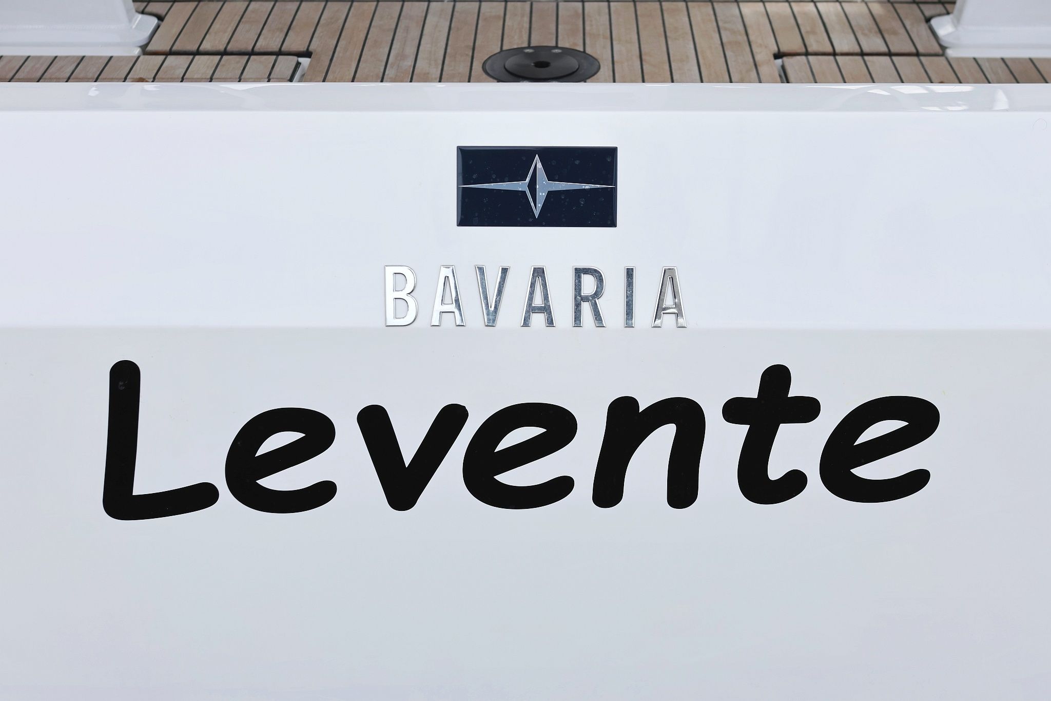 Bavaria C42 | Levente