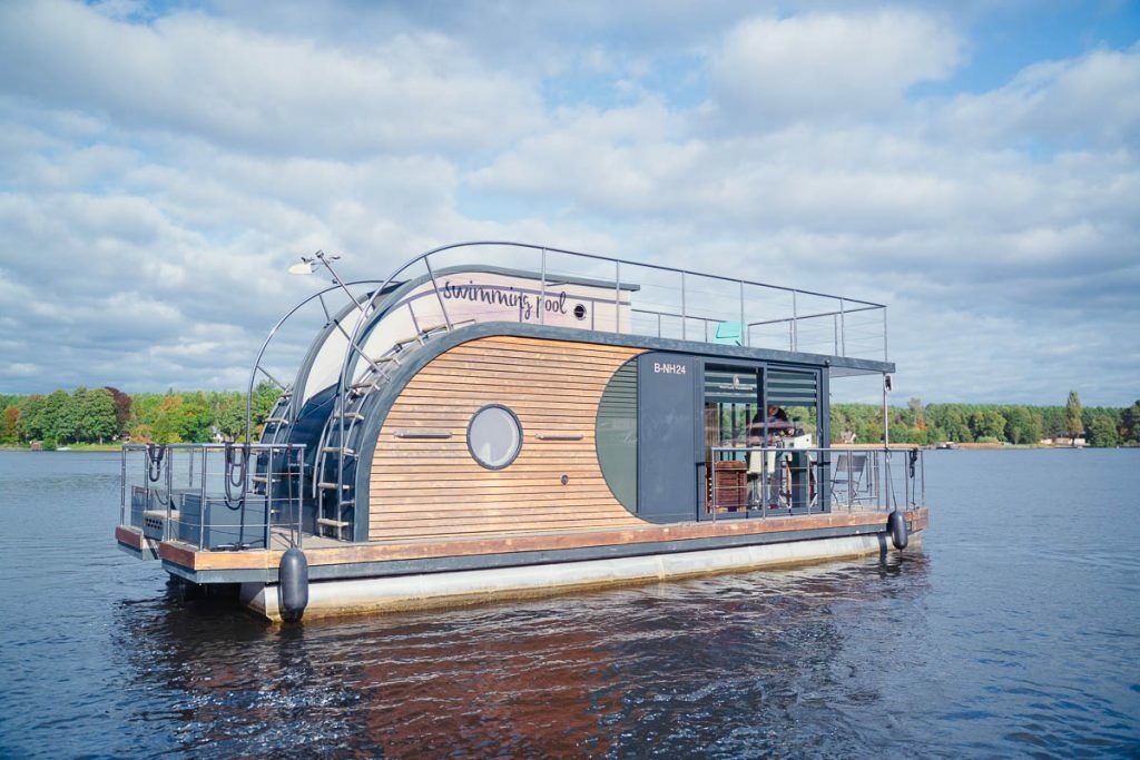 Houseboat Nautilus Nautino Maxi Swimming Pool for rent Germany