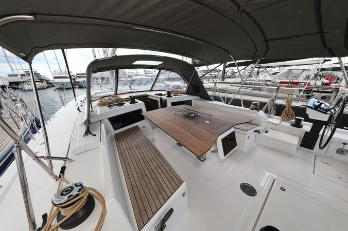 Dufour 470 | Energy