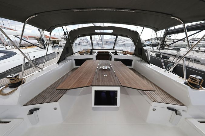 Dufour 470 | Energy