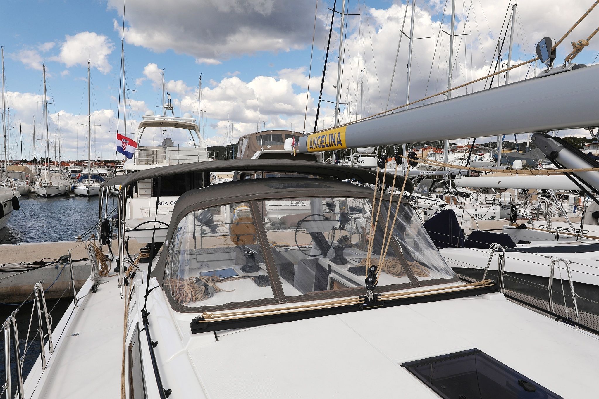 Dufour 470 | Energy