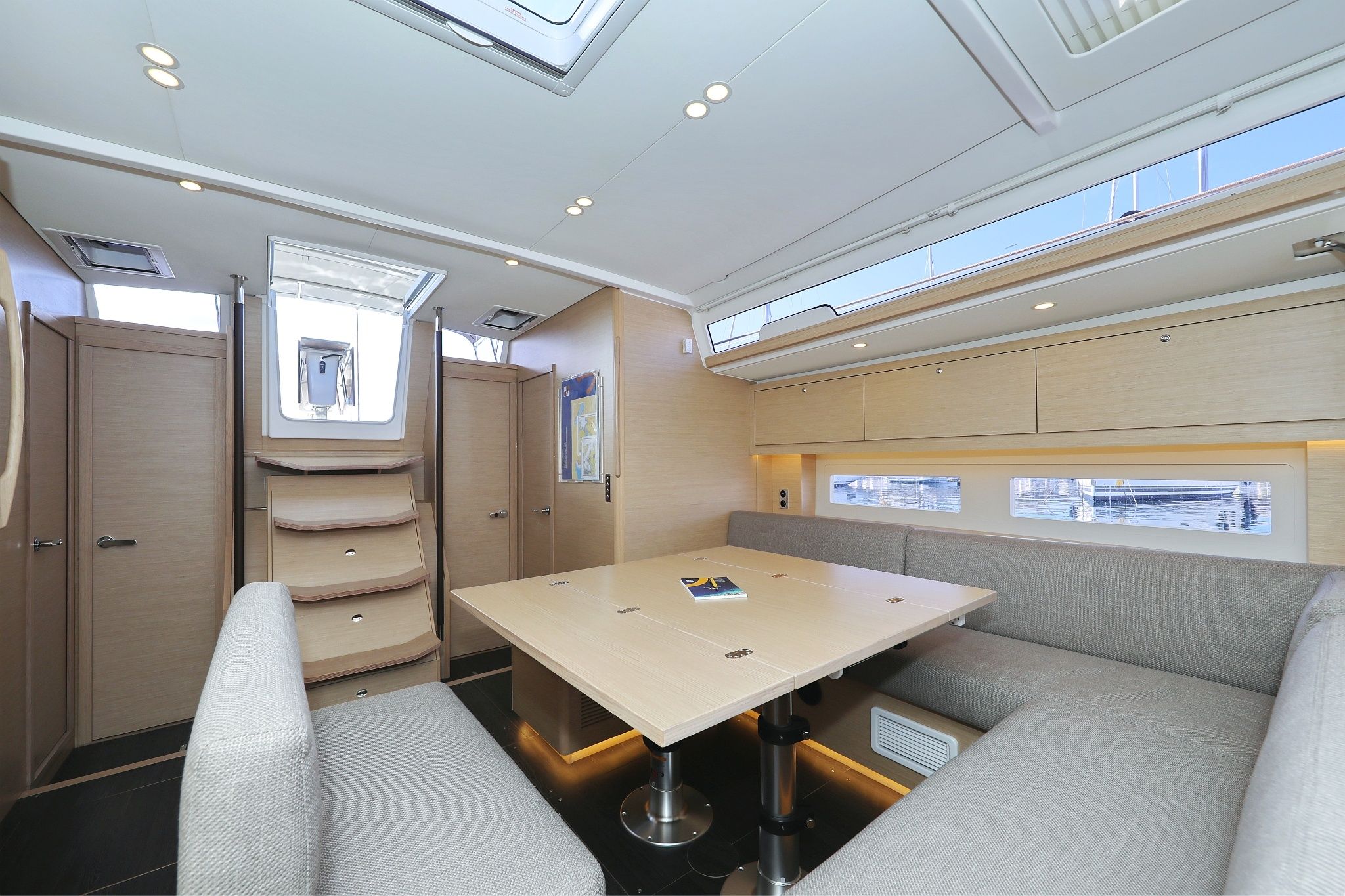 Dufour 530 | Dreamweaver