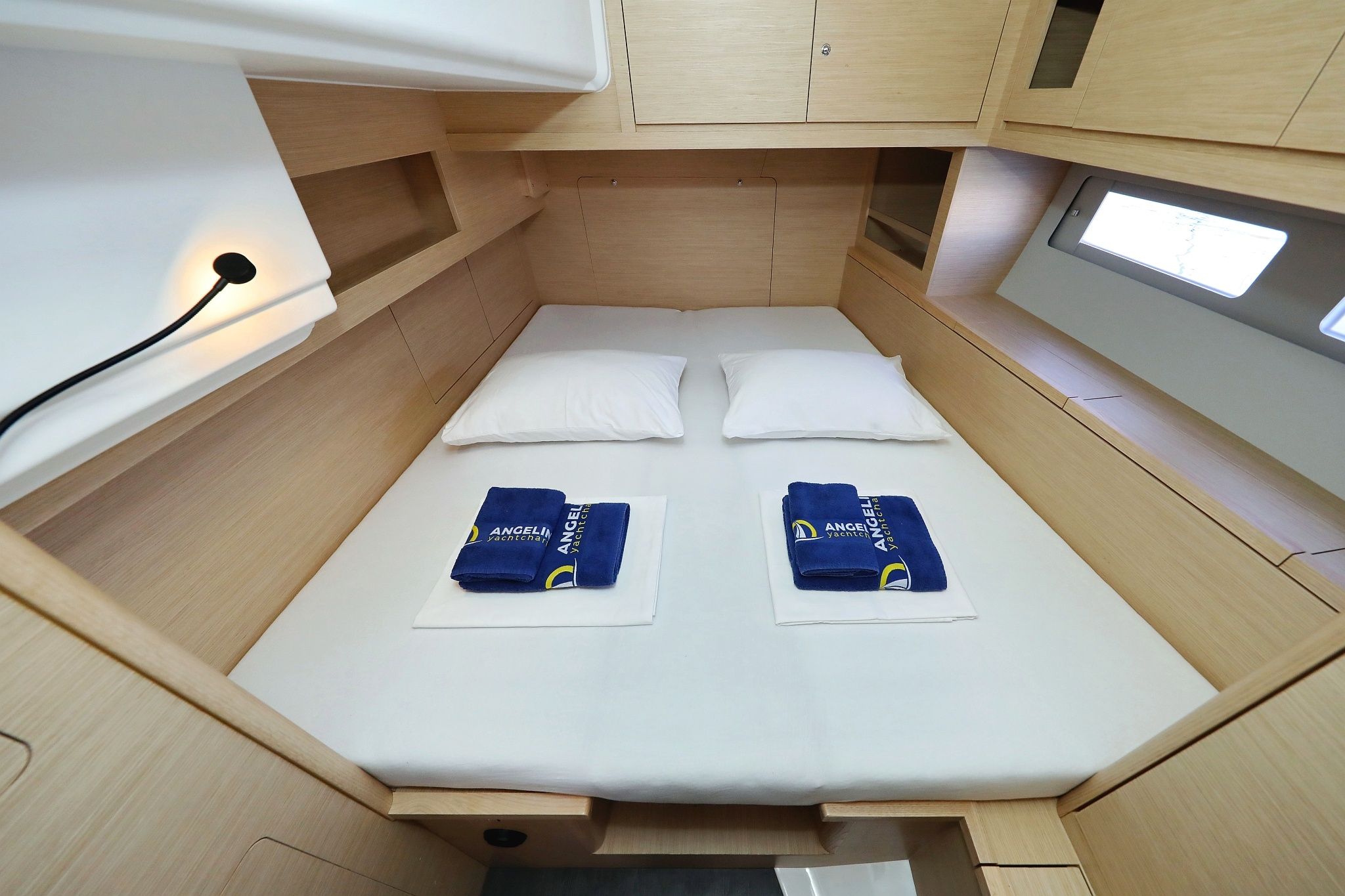 Dufour 530 | Dreamweaver