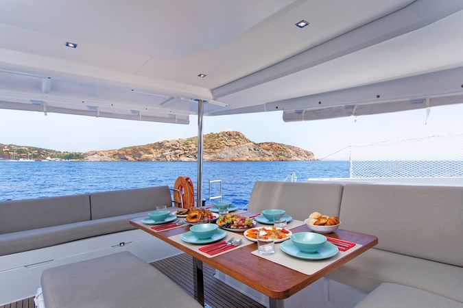 Fountaine Pajot Tanna 47 | Helidoni